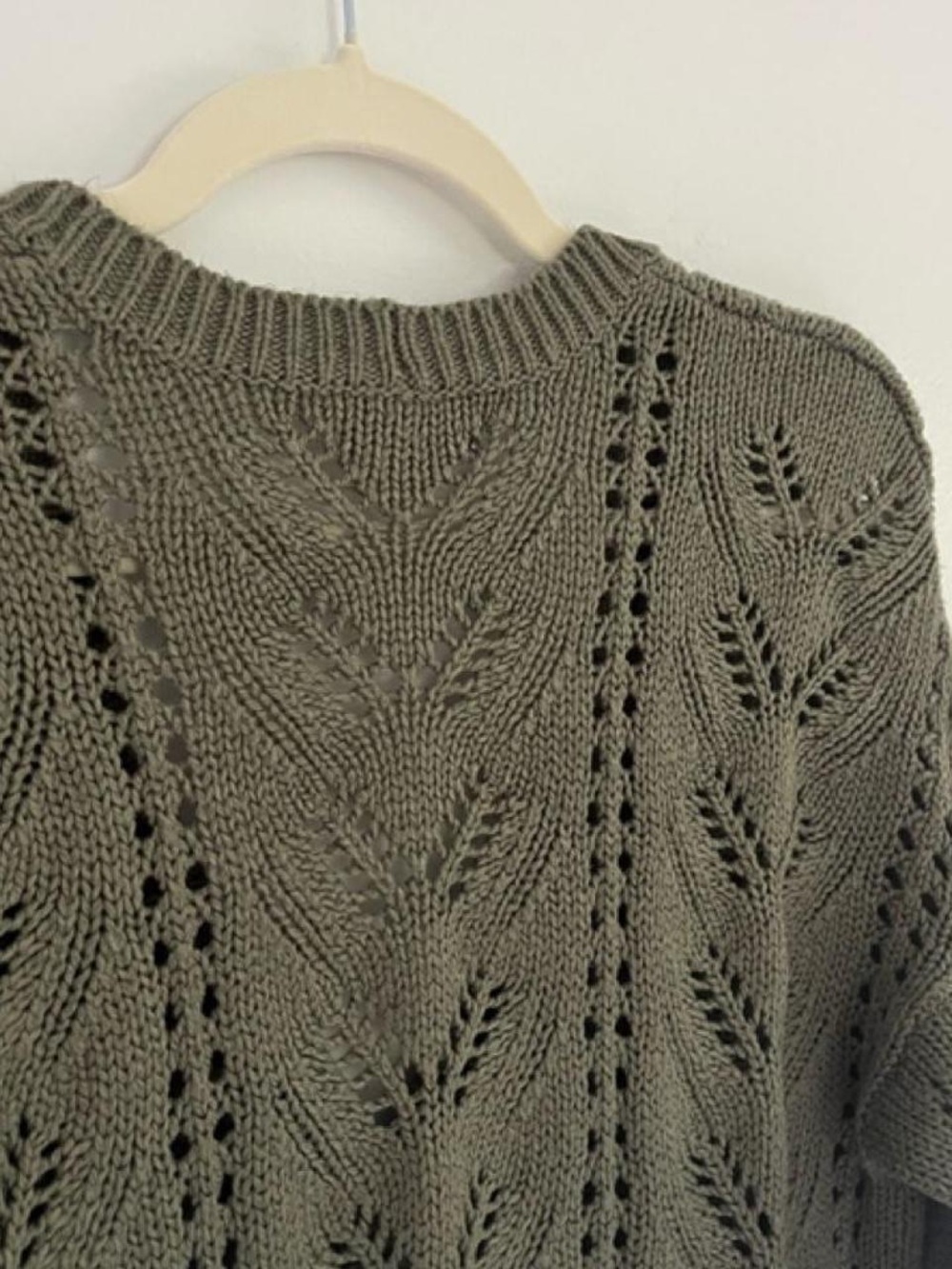 American Eagle Outfitters Olive Green Knit Cropped Cardigan - Picture 7 of 10